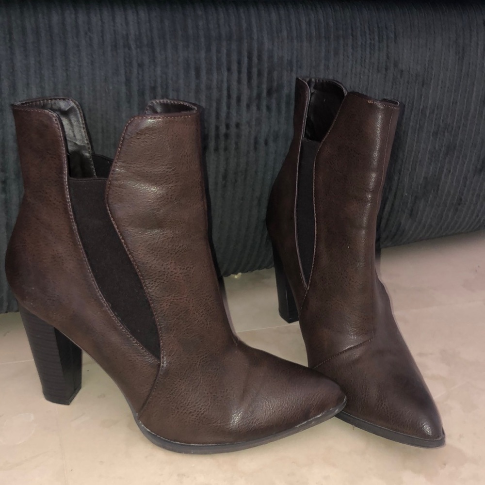 Cute brown boots